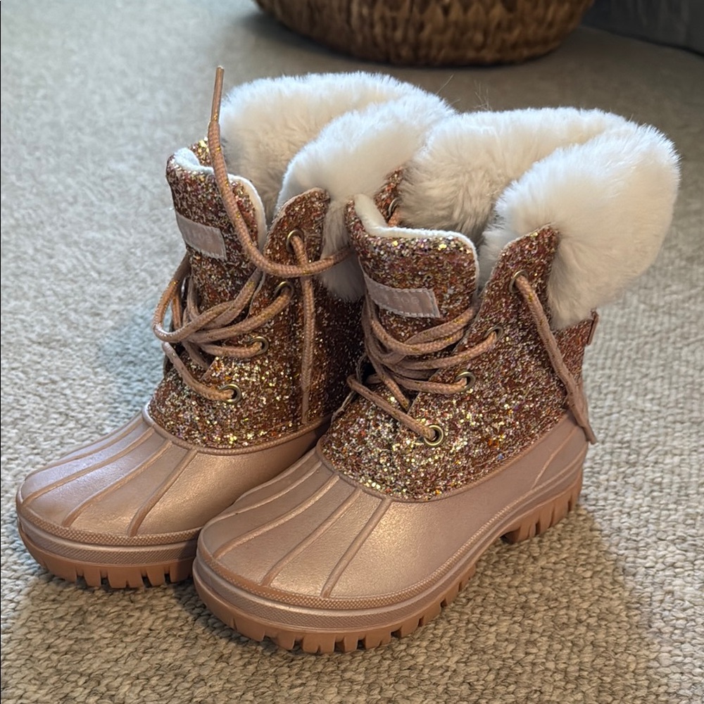 Sparkly Glitter Winter Boots with Faux Fur